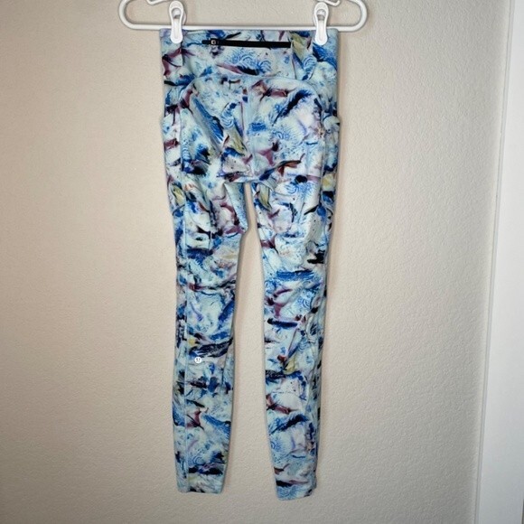 Lululemon Wunder Under Blue Abstract Watercolor Print Leggings - Size 4 - EUC - Picture 5 of 5